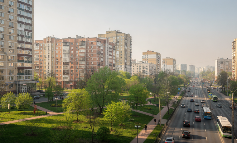 Городская экология: зелёные зоны, шум и влияние на стоимость квартир
